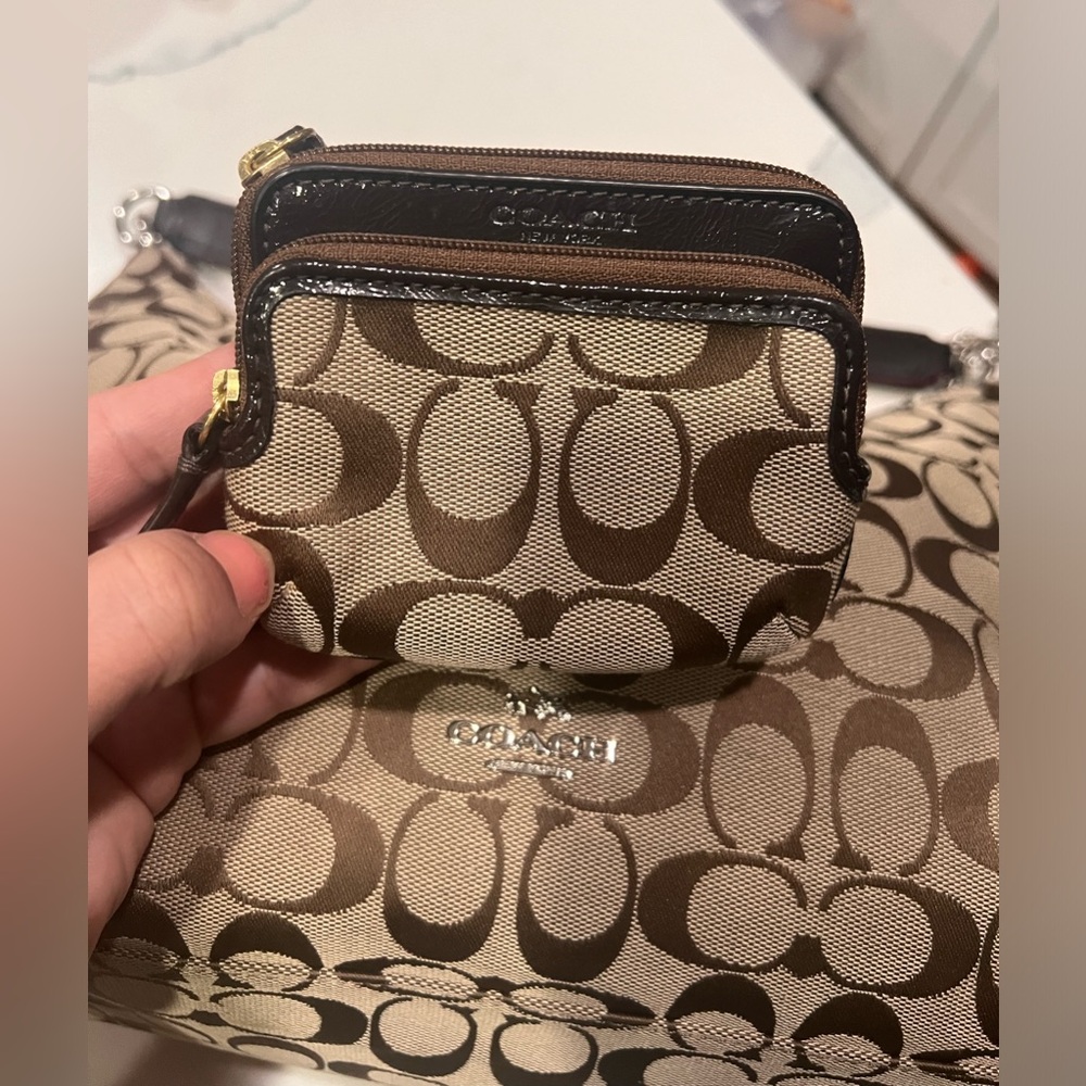 Coach purse and wallet - Picture 3 of 5